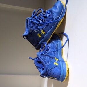 Under Armour basketball shoes kids size 1.5